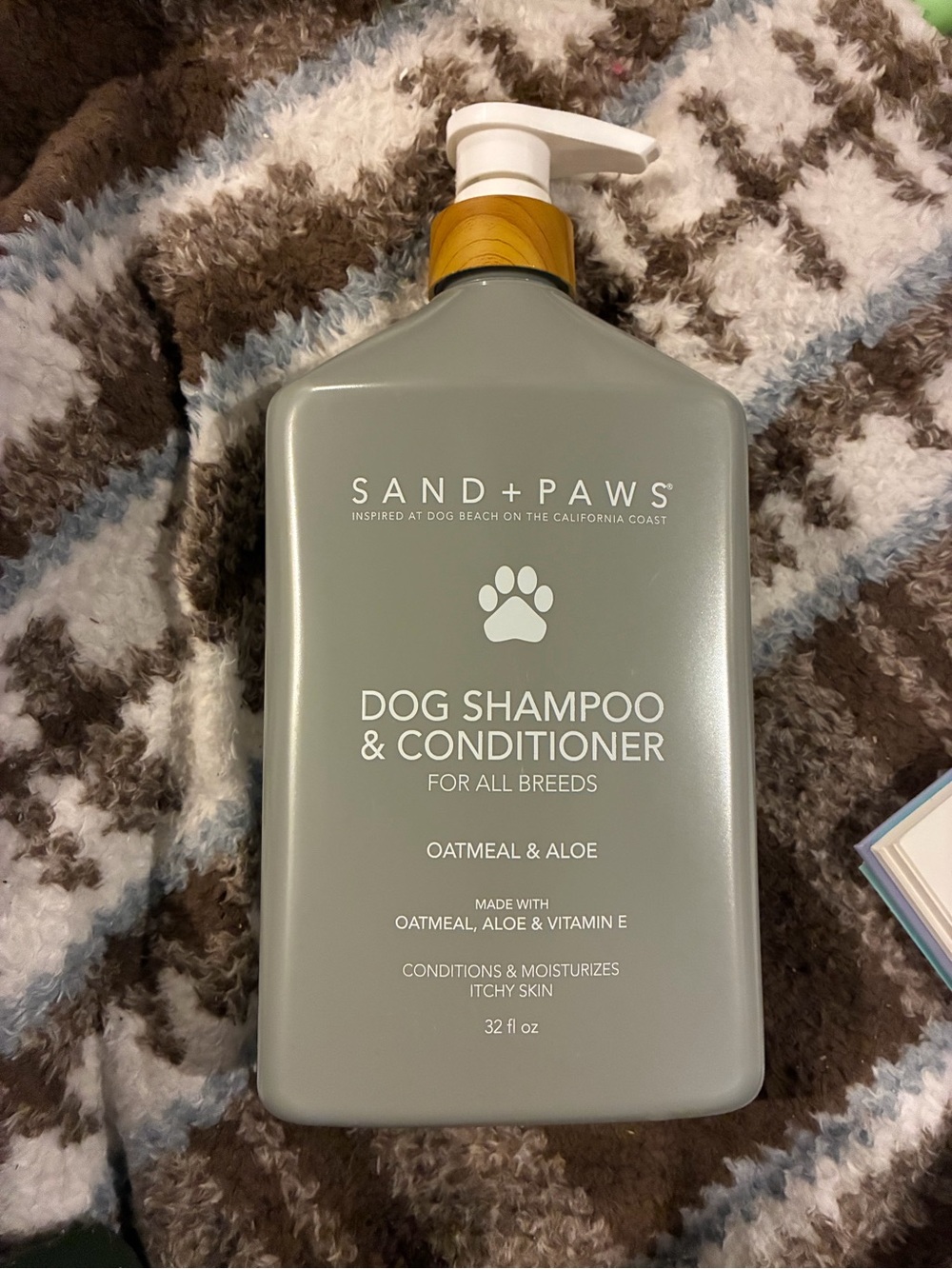 Oatmeal & Aloe Sand and Paws Dog Shampoo & Conditioner